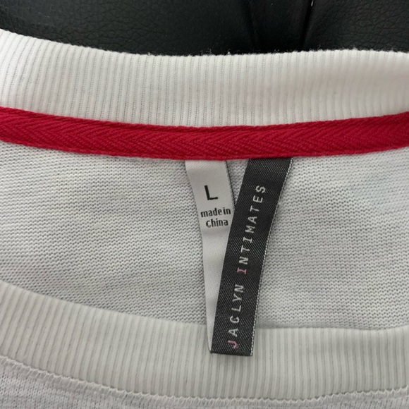 Christmas tree sleepwear top Large. - Picture 4 of 4